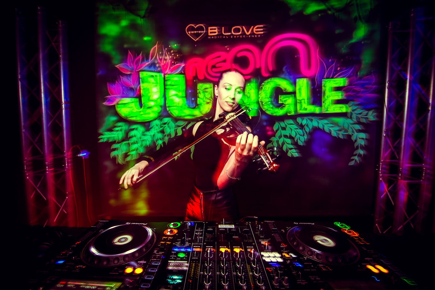 Lila Kova electric violin at Neon Jungle